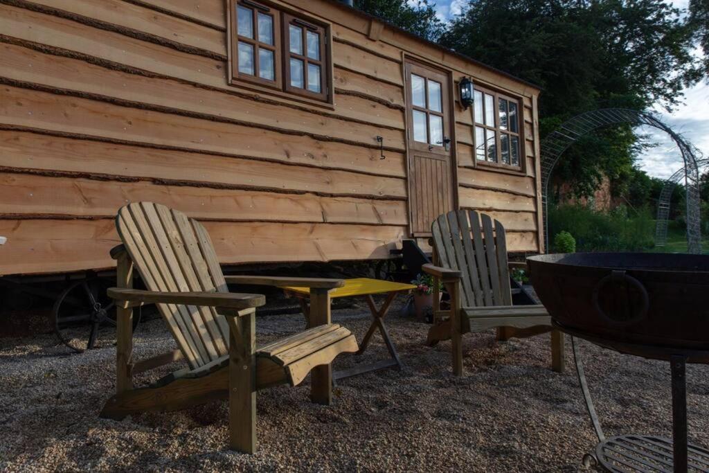 Luxury, Rural Shepherds Hut With Hot Tub Nr Bath Chalet Bristol