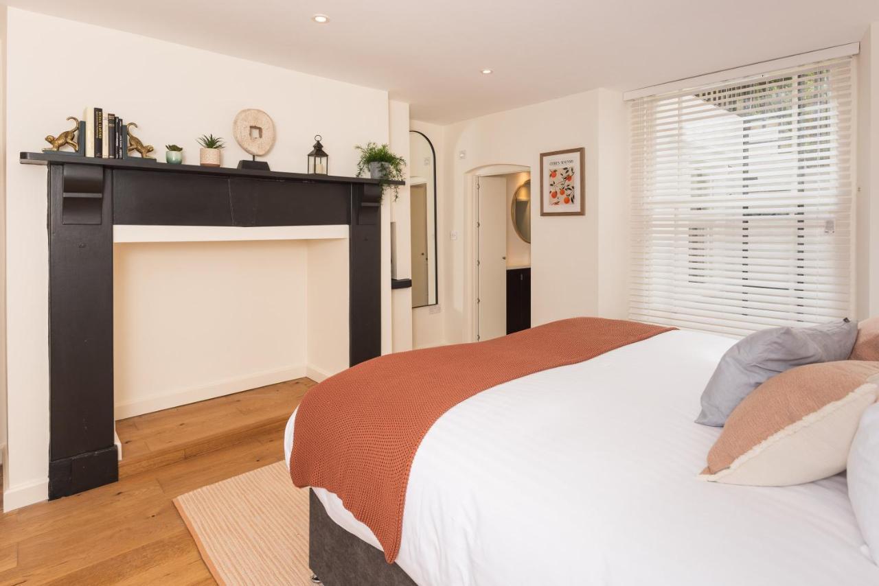 Redcliffe Parade No.9 I Your Apartment