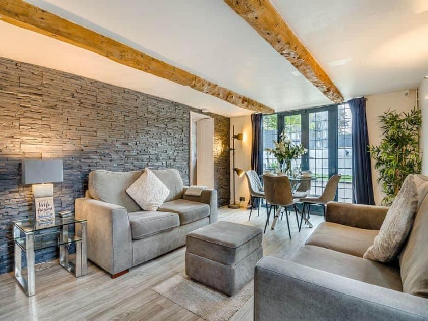 Luxury 2 Bed Cosy With Hot Tub And Childrens Play Area Hambrook