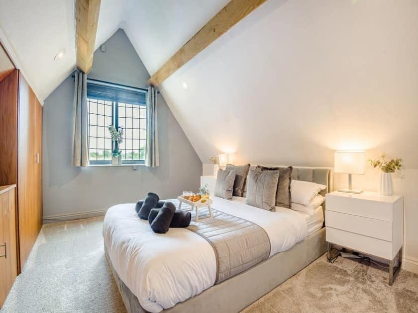 Luxury 2 Bed Cosy With Hot Tub And Childrens Play Area Hambrook Bristol