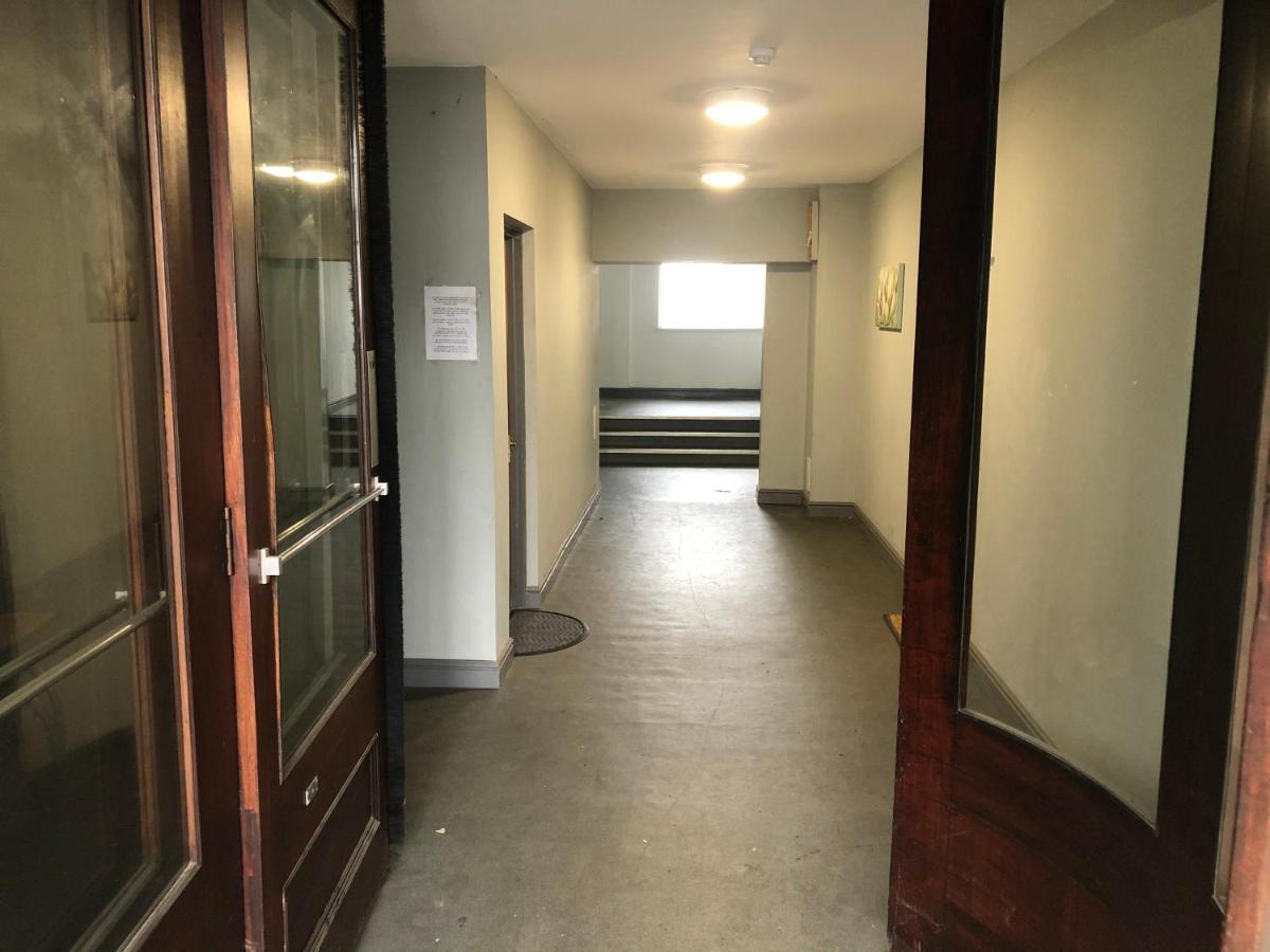 2 Bedroom Flat In Kingswood Bristol
