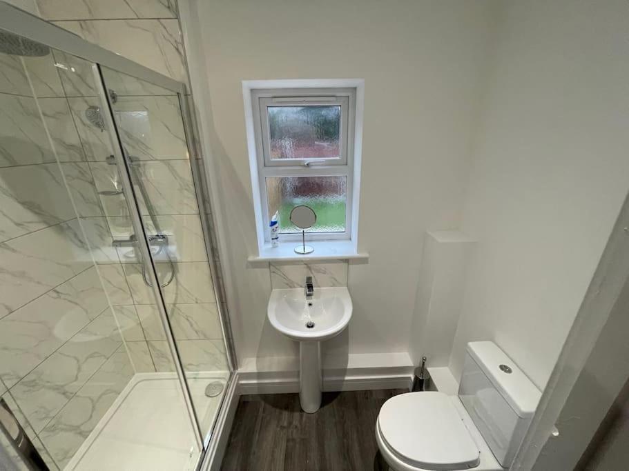 Harrystoke 1 Bedroom Studio, Free Parking & Garden *
