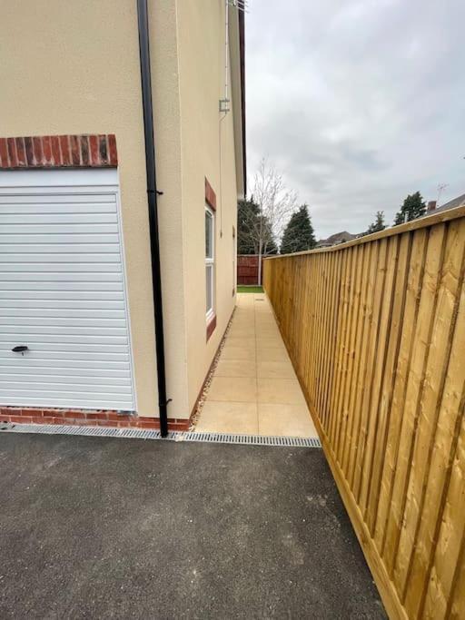 Harrystoke 1 Bedroom Studio, Free Parking & Garden Apartment Bristol