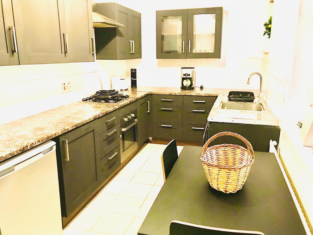 Spacious 4 Bedroom House *