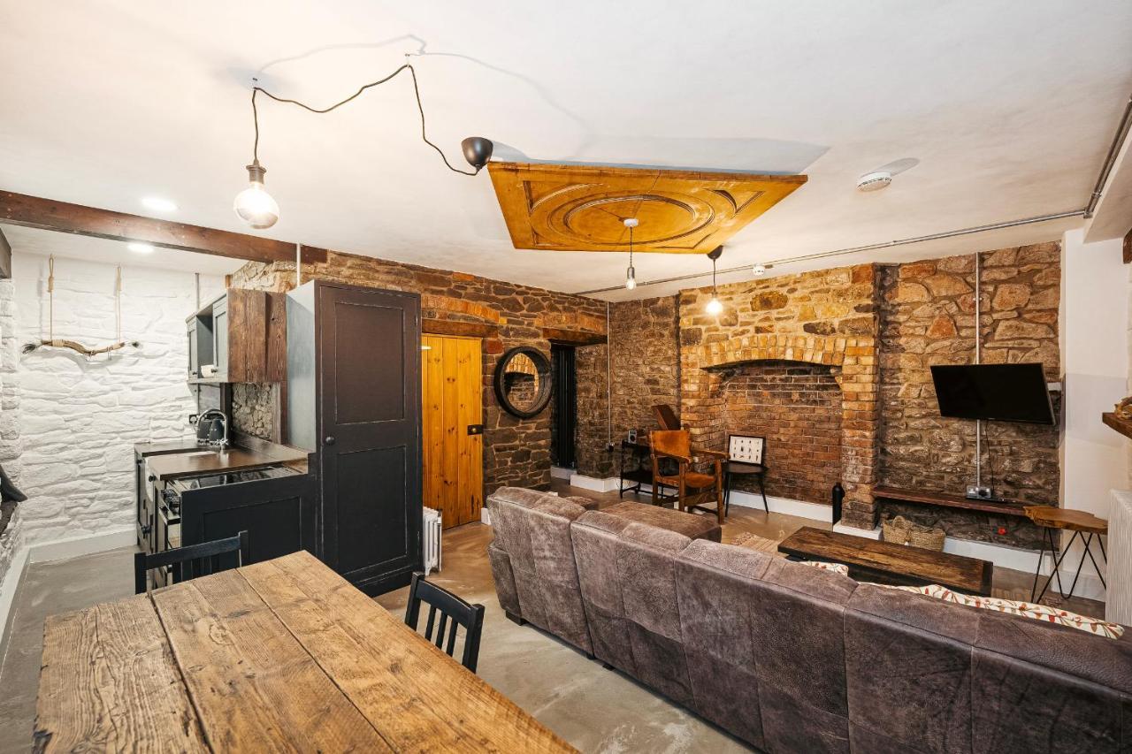 Highbury Corner Apartment *