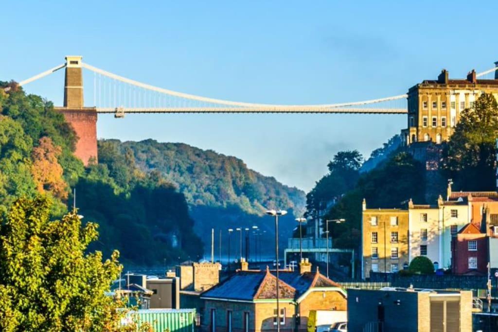Clifton Georgian Townhouse, Downstairs Ensuite & Light Plant Based Breakfast Bristol