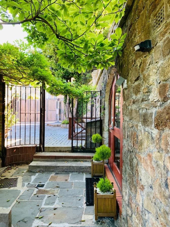 Ferndale Mews