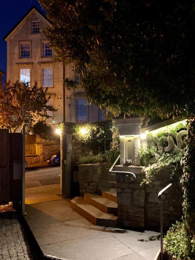 Ferndale Mews Bed & Breakfast 4*