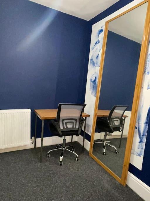 City Escape! Fishponds Apartment, Bristol, Sleeps Up To 4 Guests *