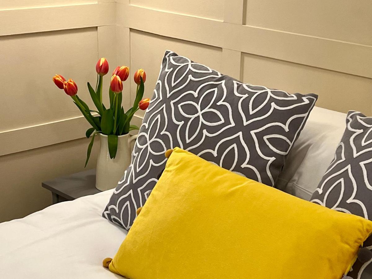 Ferndale Mews Bed & Breakfast 4*