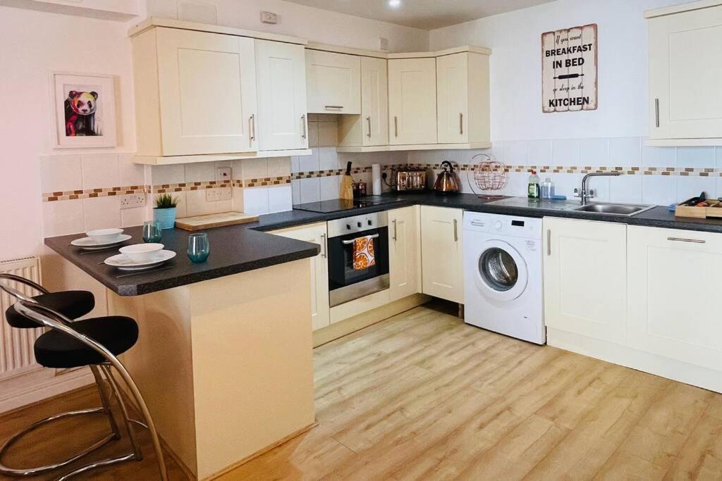 - 1 Bed - Pembroke Court