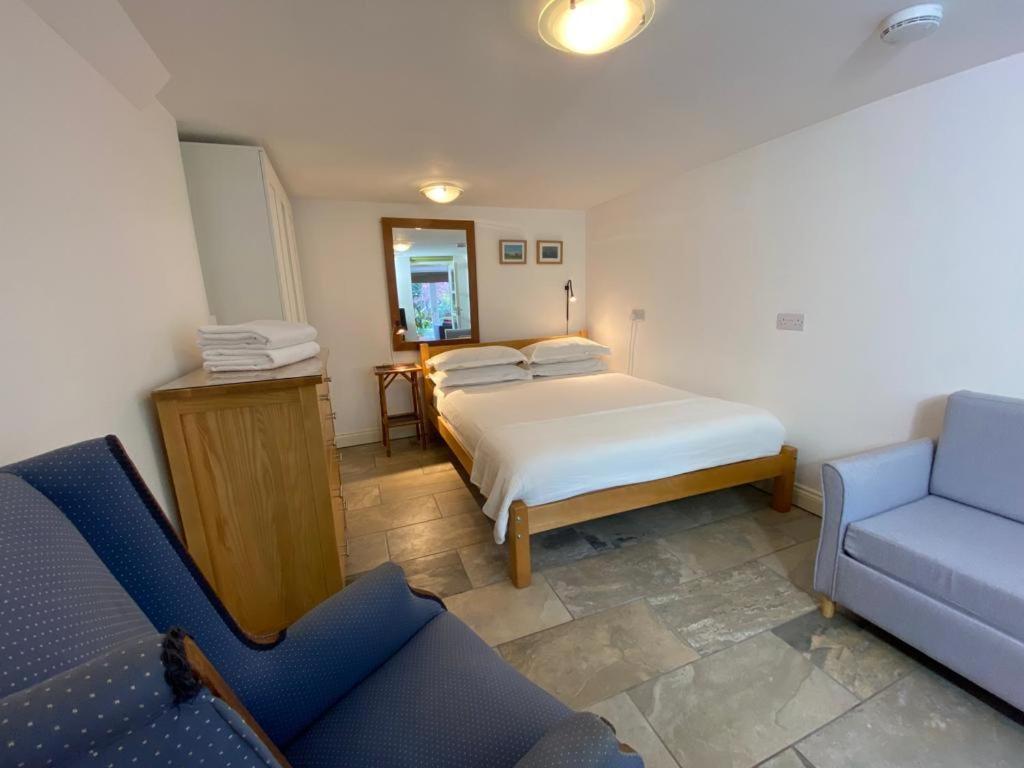 Apartment Clifton Garden Flat With Parking