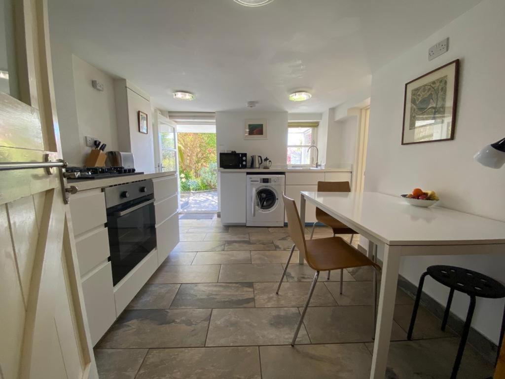 Clifton Garden Flat With Parking * Bristol