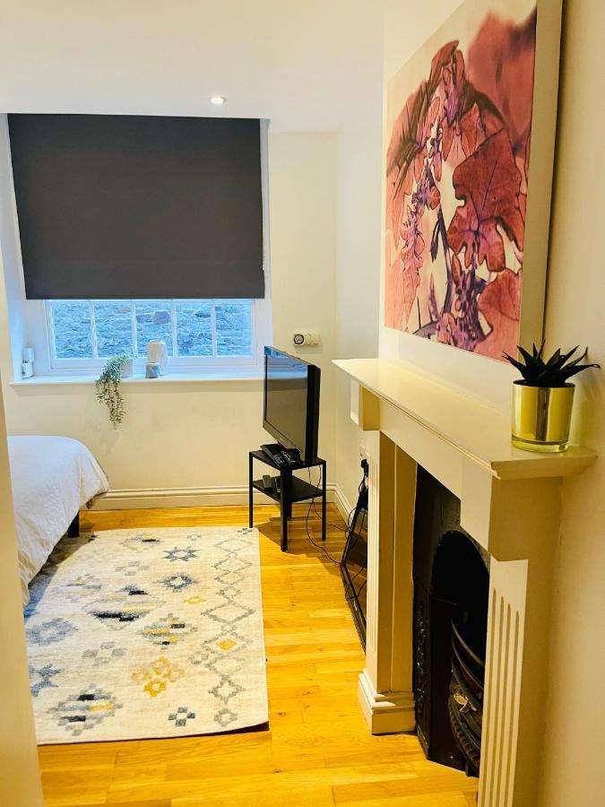 Charming & Serene Bs1 Studio Flat Bristol