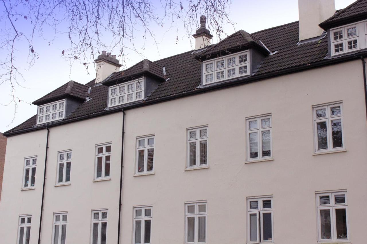 Apartment Modern & Spacious Flat In The Centre Of Bristol! *