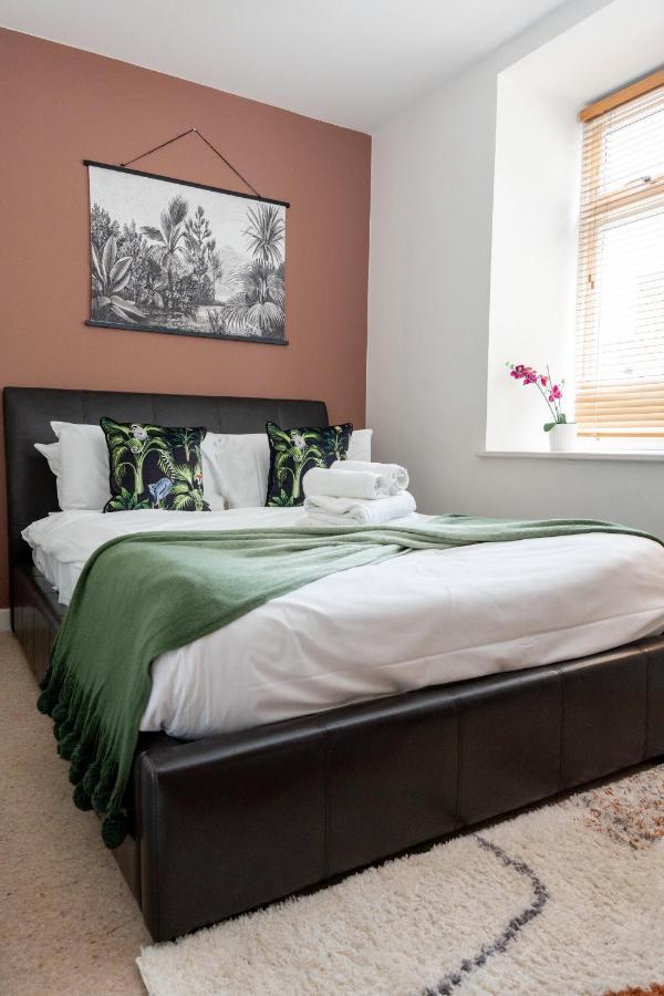 Modern & Spacious Flat In The Centre Of Bristol!