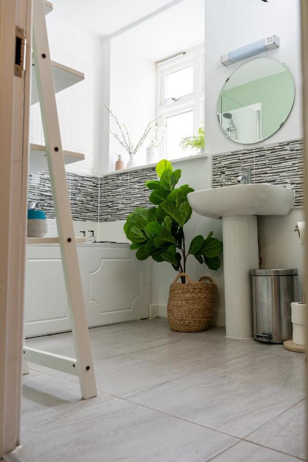 Modern & Spacious Flat In The Centre Of Bristol! *