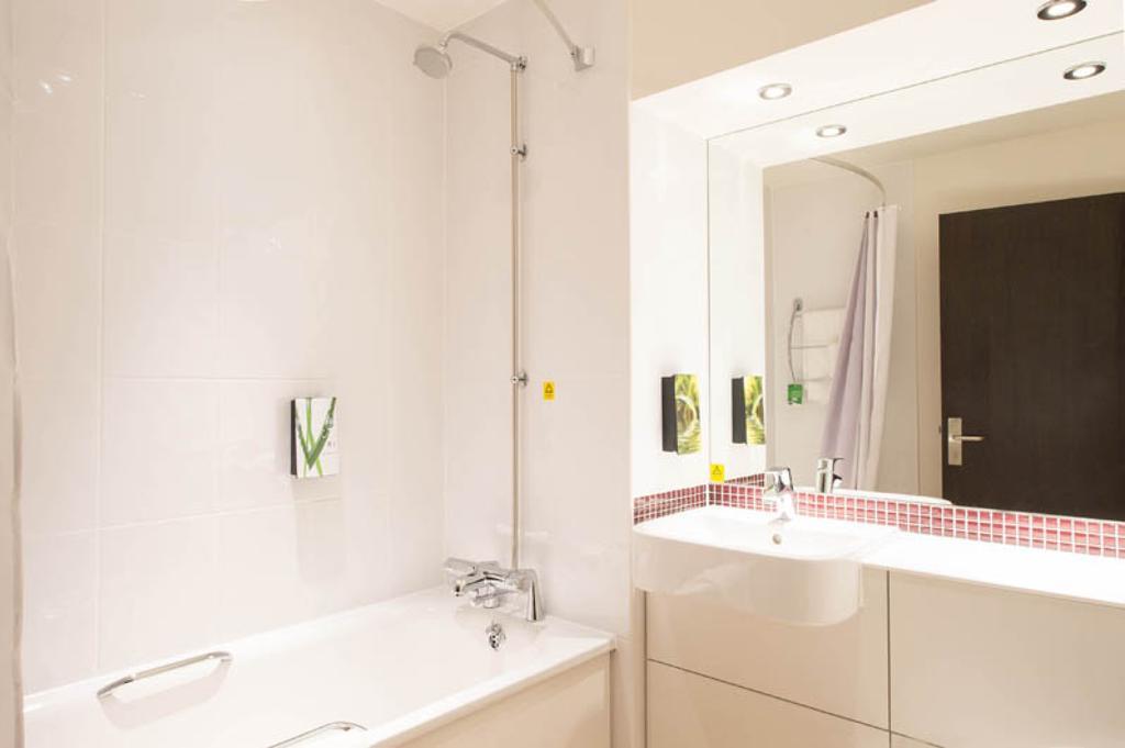 Premier Centre - Haymarket 3*