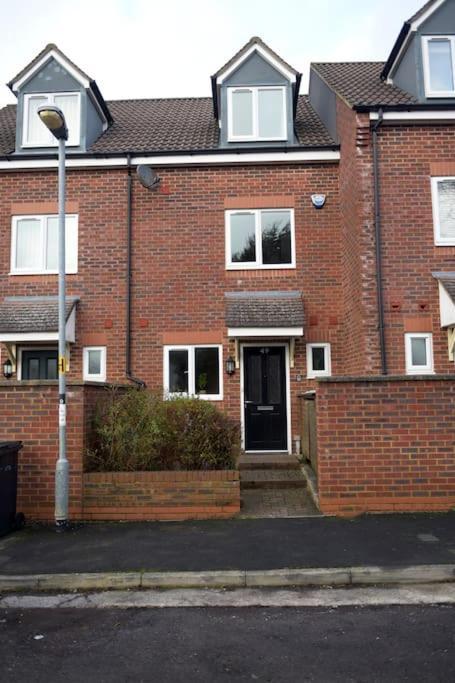 Spacious 3 Bed House In Holiday home *