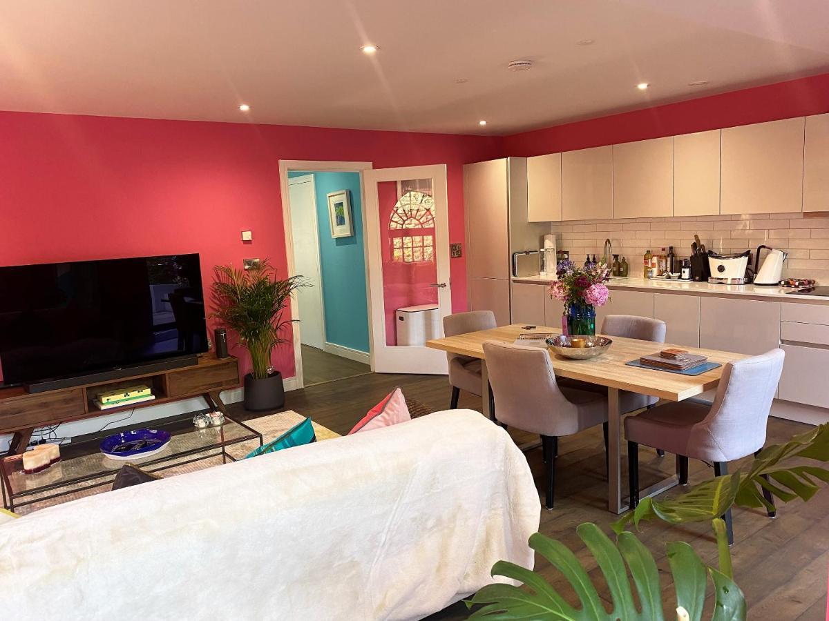 Apartment Sublime Waterfront Retreat With Private Terrace Bristol
