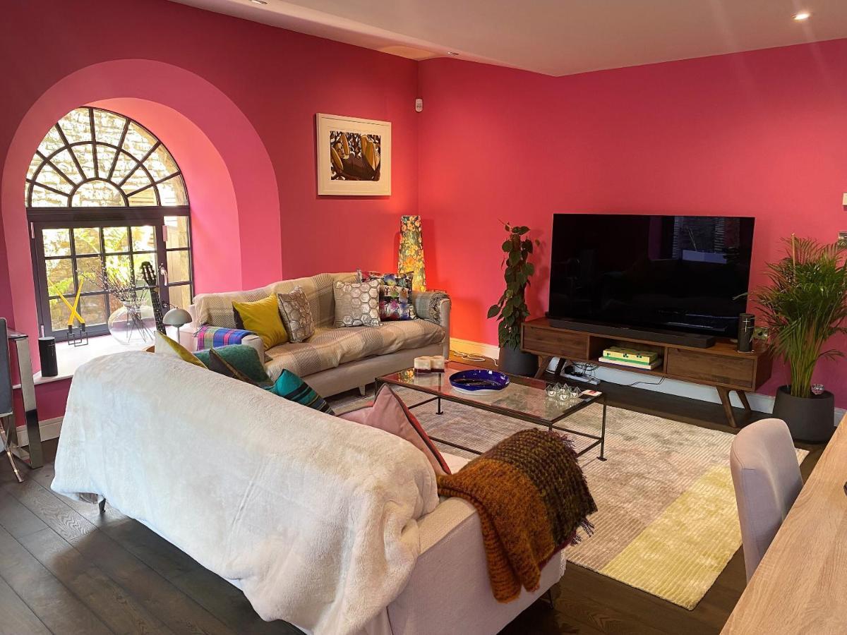 Sublime Waterfront Retreat With Private Terrace * Bristol
