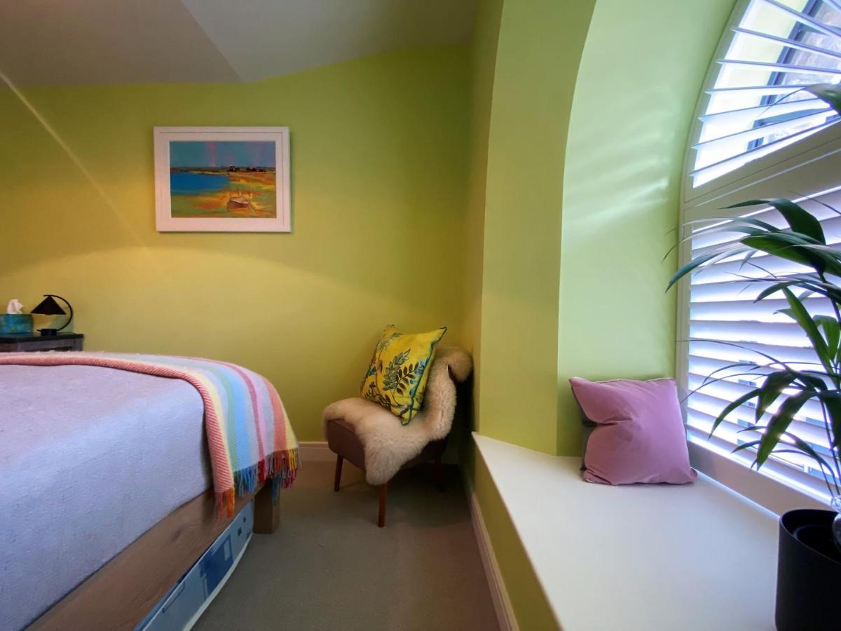 Apartment Sublime Waterfront Retreat With Private Terrace Bristol