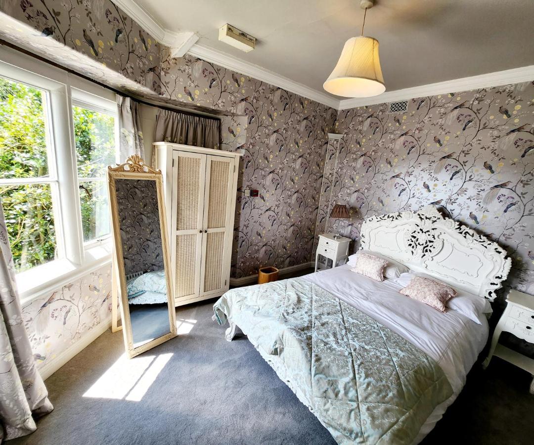 The Gothic Mansion Guest house Bristol