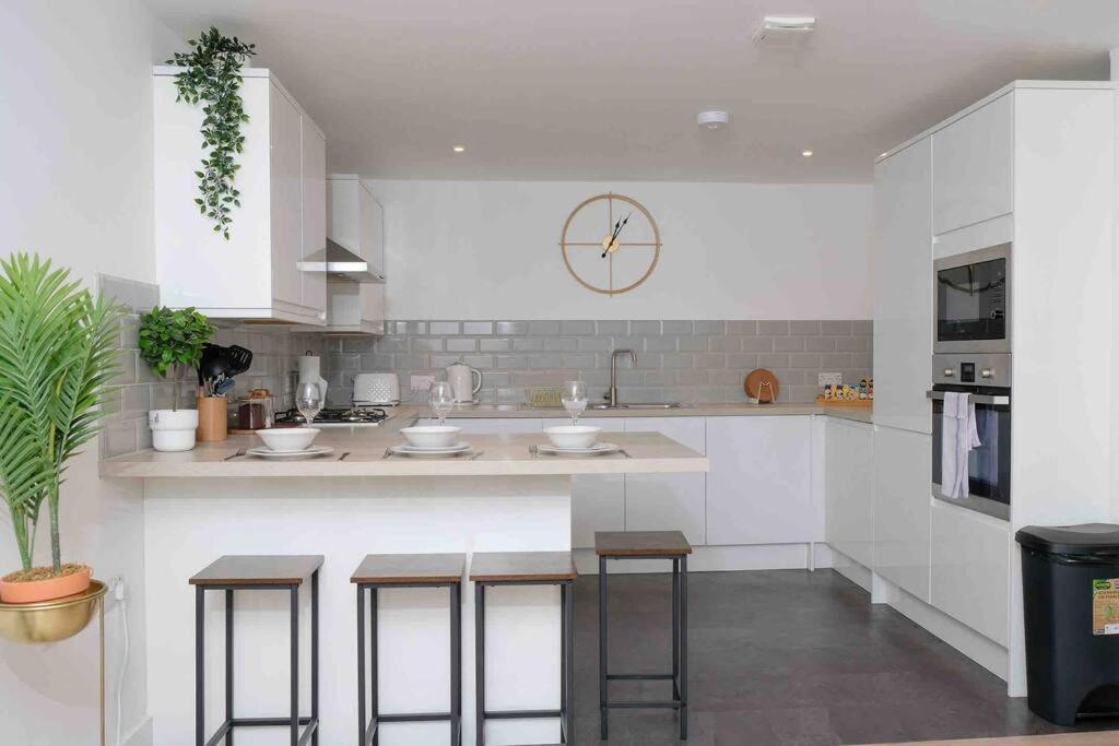 Garden Of Eden 1 Bedroom Flat In Fishponds * Bristol