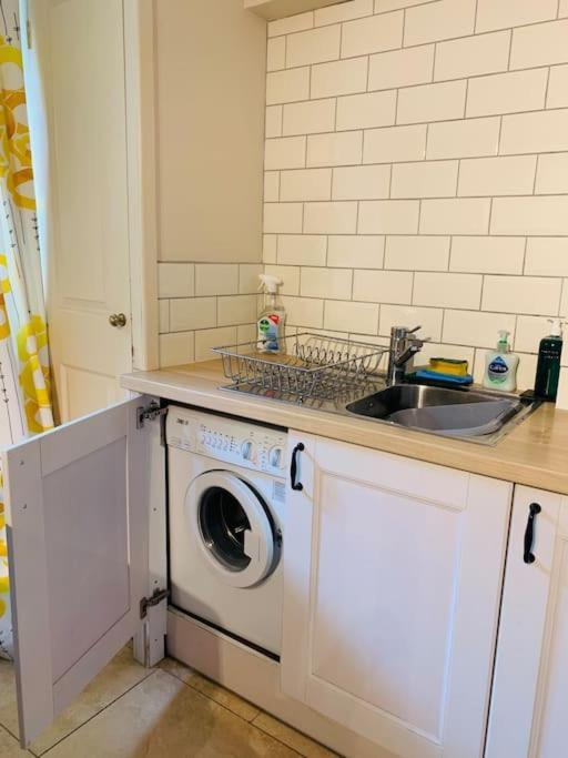 Apartment Near Harbourside & Centre