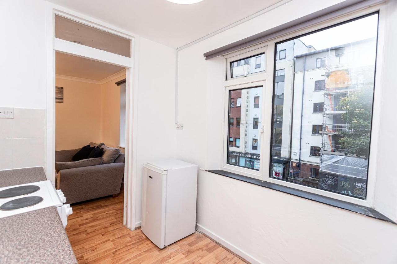October Disc - Long - Contractors Apartment Bristol