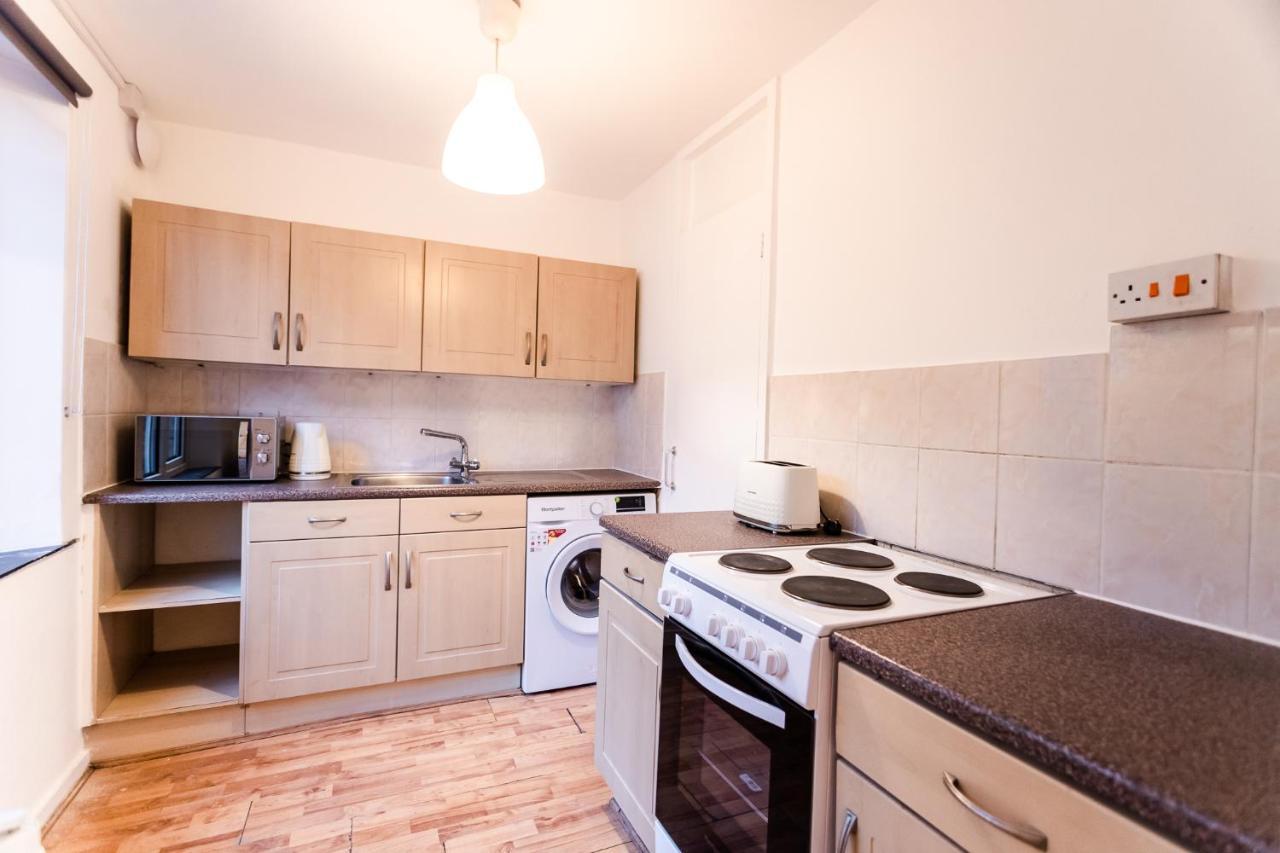 October Disc - Long - Contractors Apartment Bristol