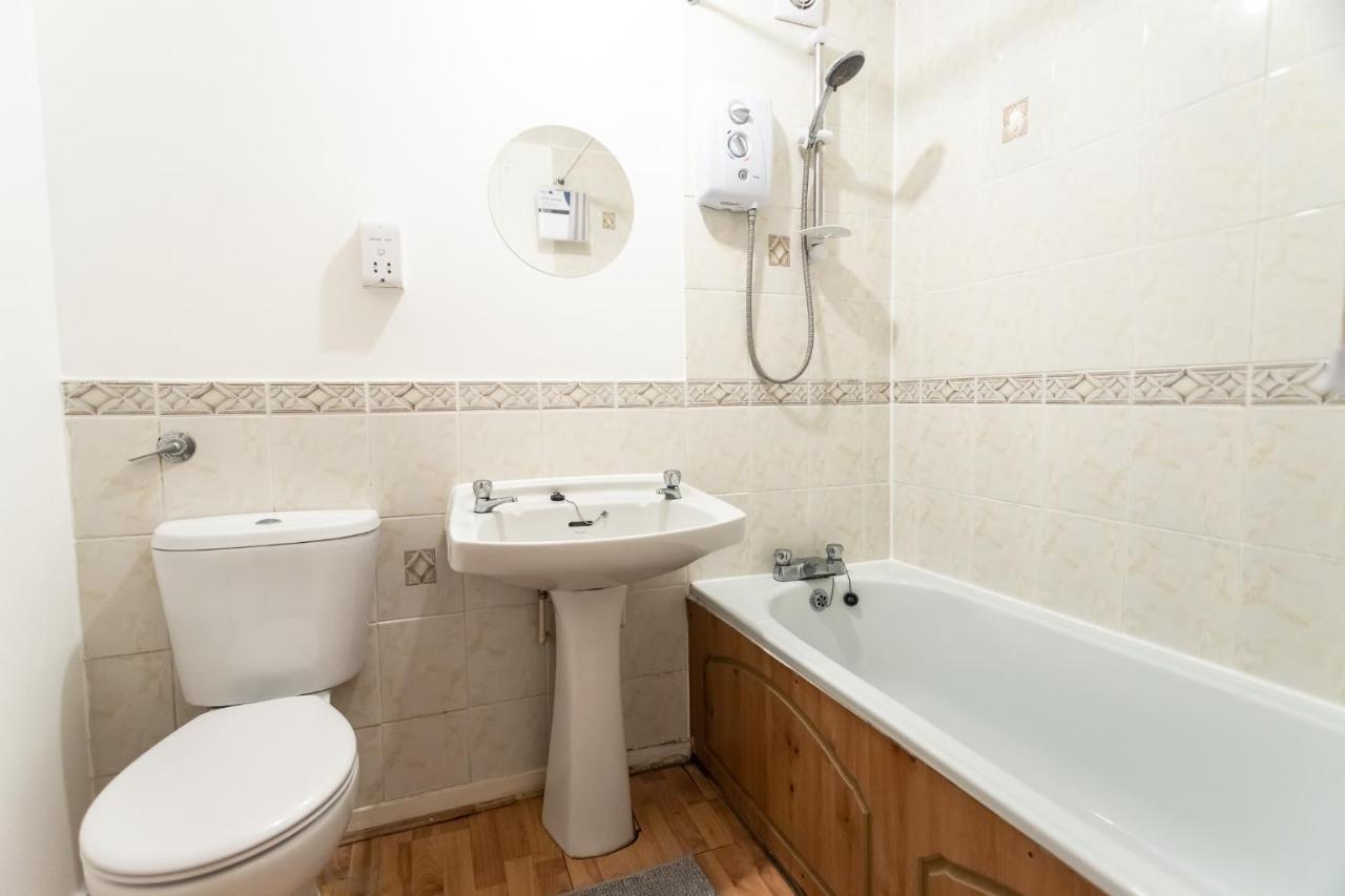 October Disc - Long - Contractors Apartment Bristol