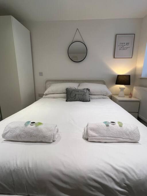 2 Flat, 50m From Airbus Apartment Bristol