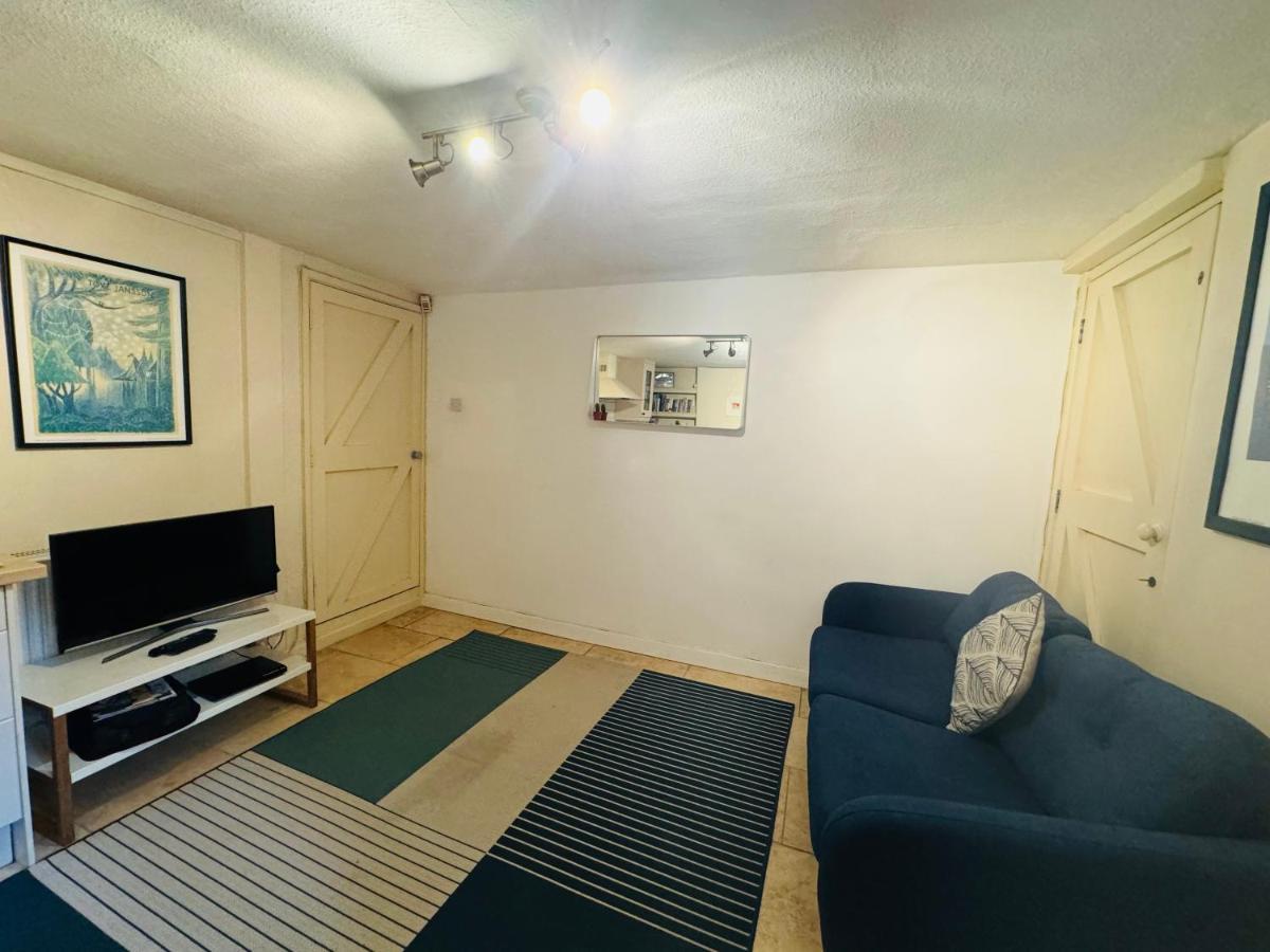 Apartment Near Harbourside & Centre