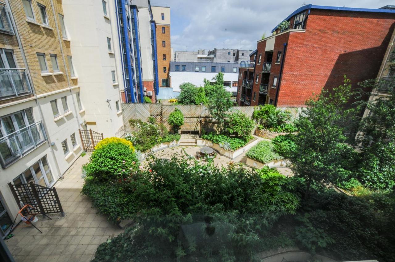 Apartment Hamilton Court From Your