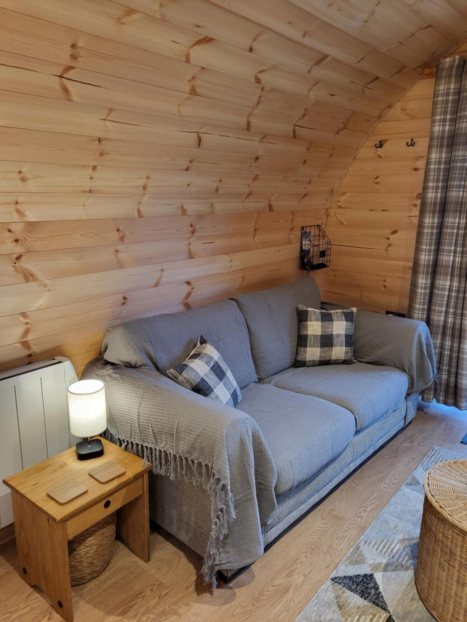 Lois' Pod With Hot Tub, Near Airport * Bristol