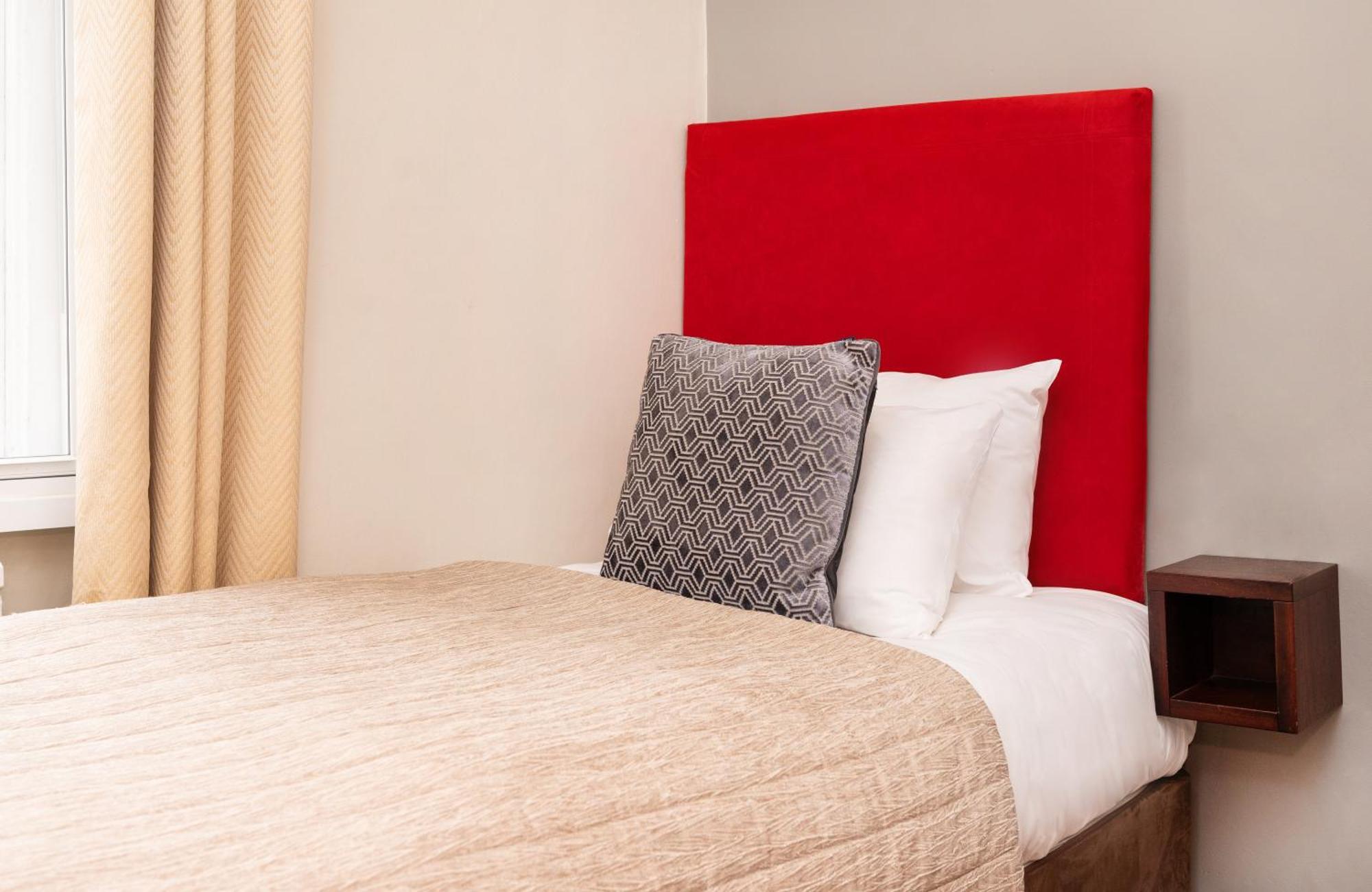 Hotel The Clifton 3*