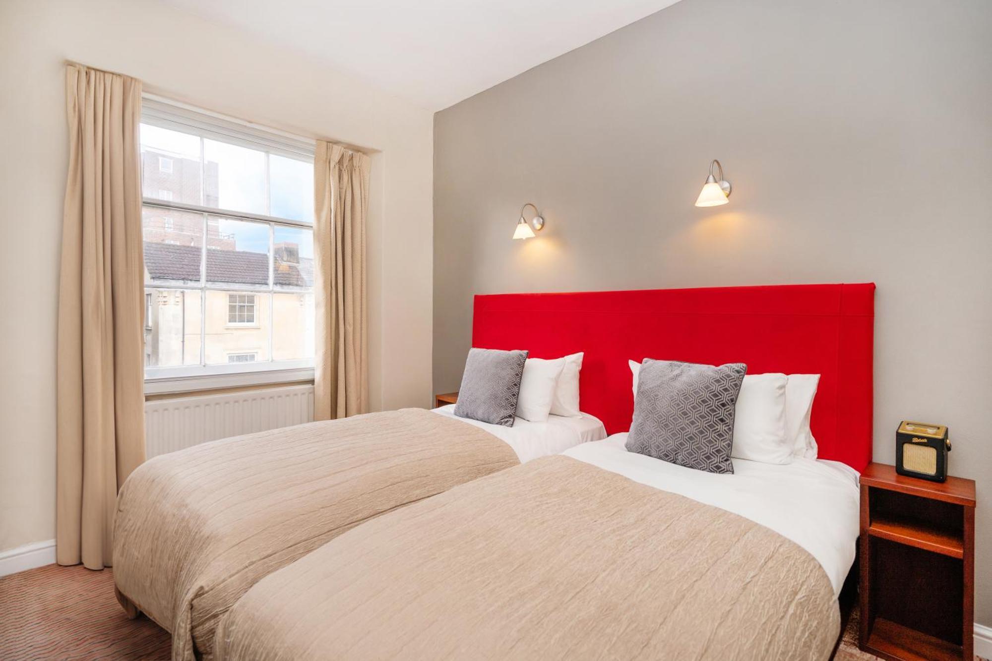 Hotel The Clifton 3*