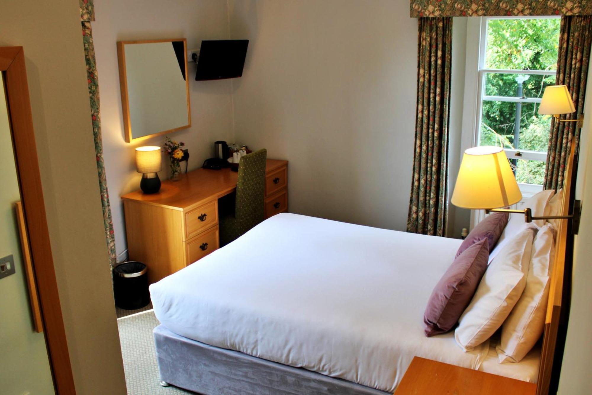 Victoria Square Clifton Village Hotel