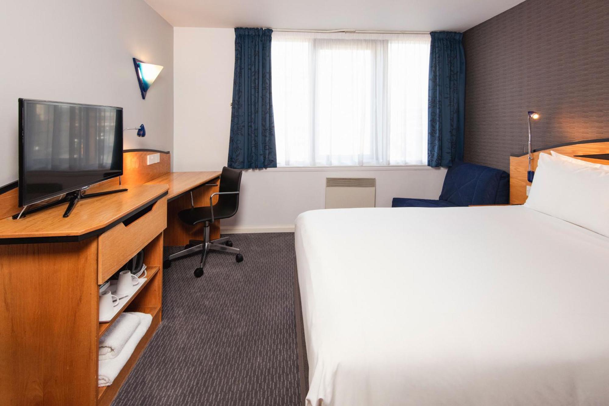 Hotel Express Centre By Ihg