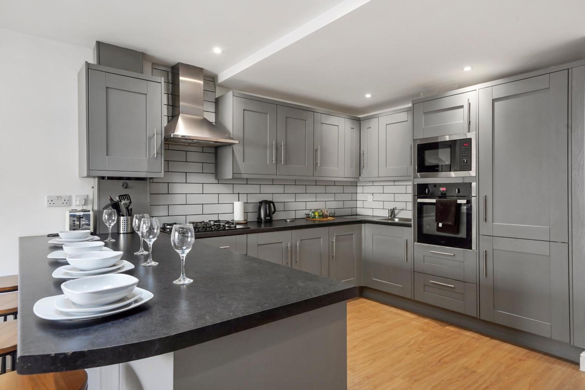 Apartment Boutique Bristol Abode - Sleeps 6- Parking - Garden *