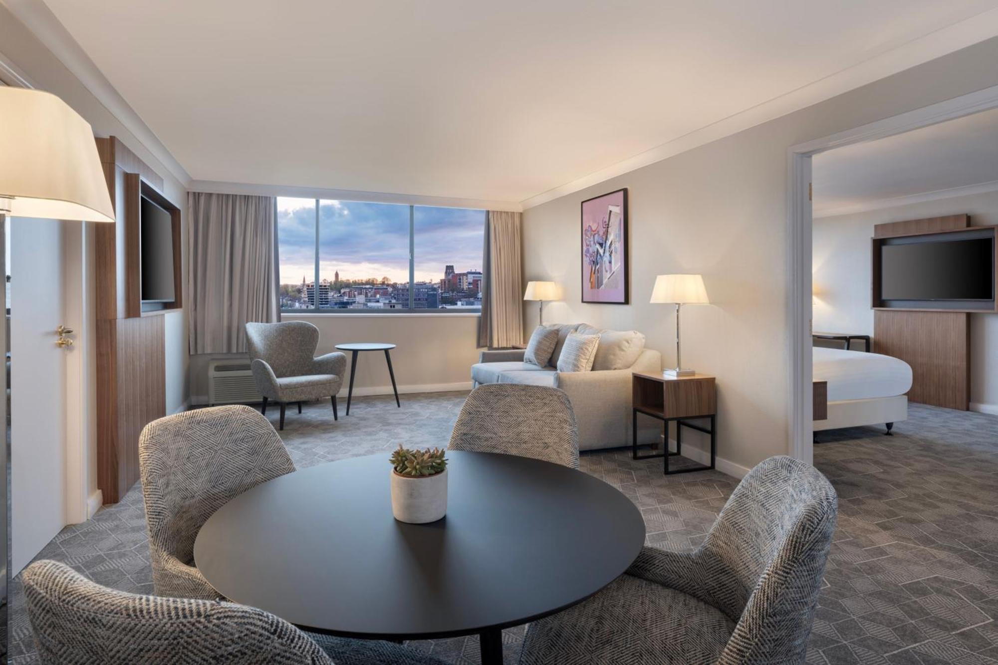 Hotel Delta By Marriott Centre 4*