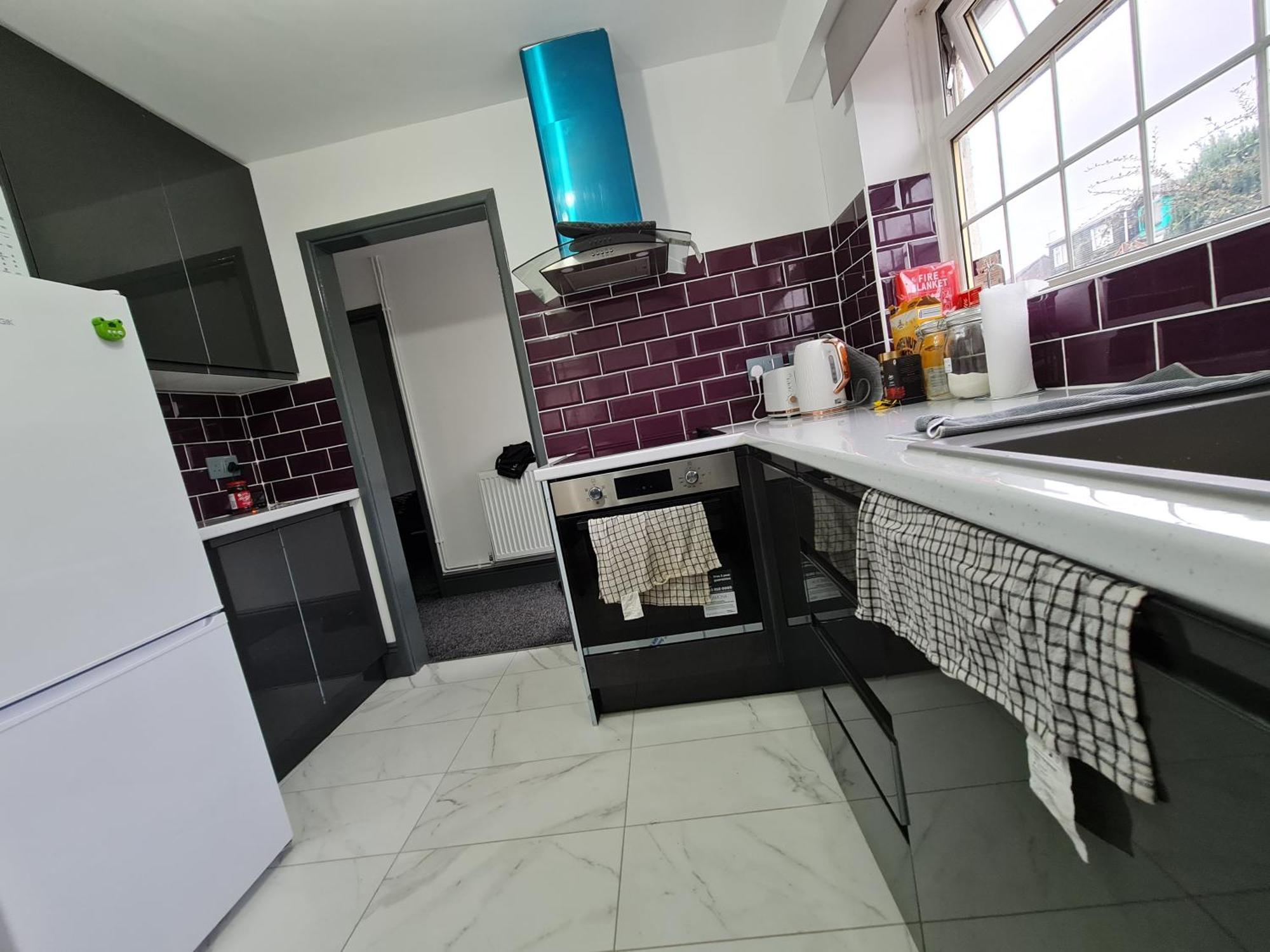 2-bed House In * Bristol