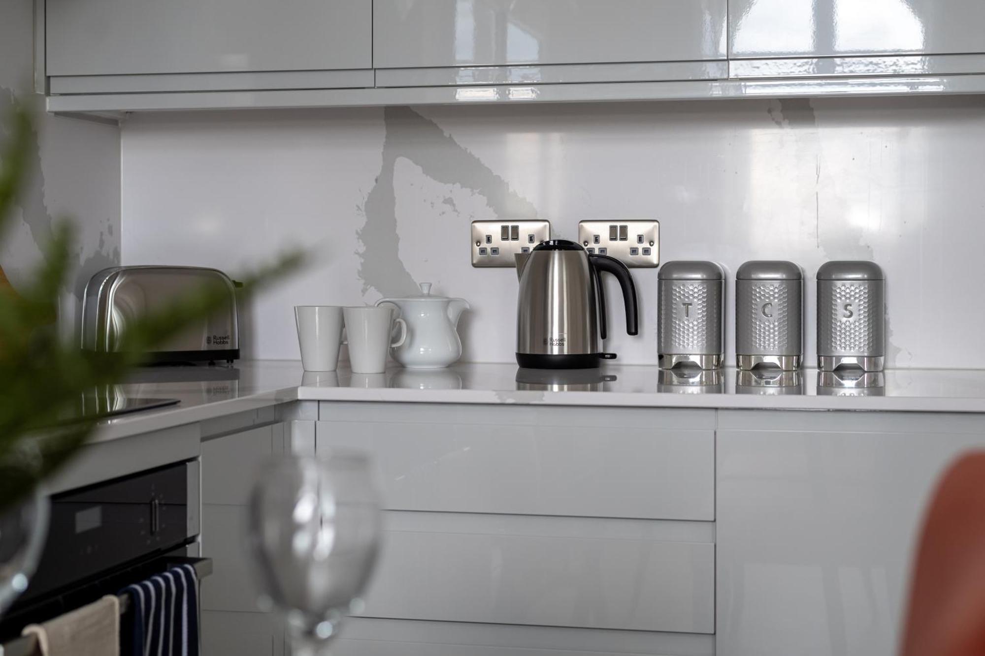 60 Queens Road Apartment *