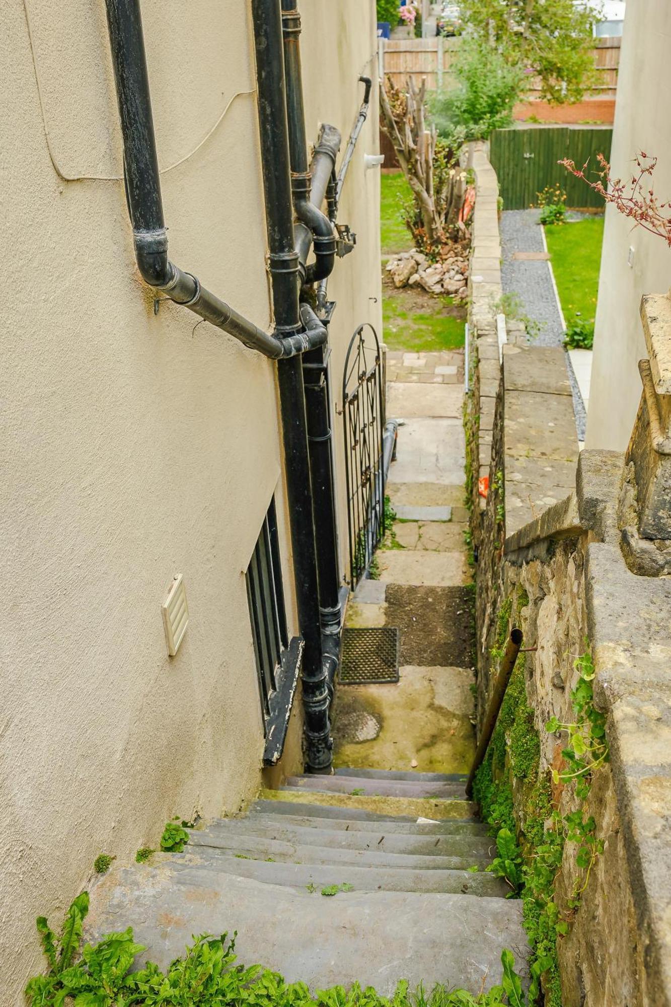 Free Parking New Gem With Garden
