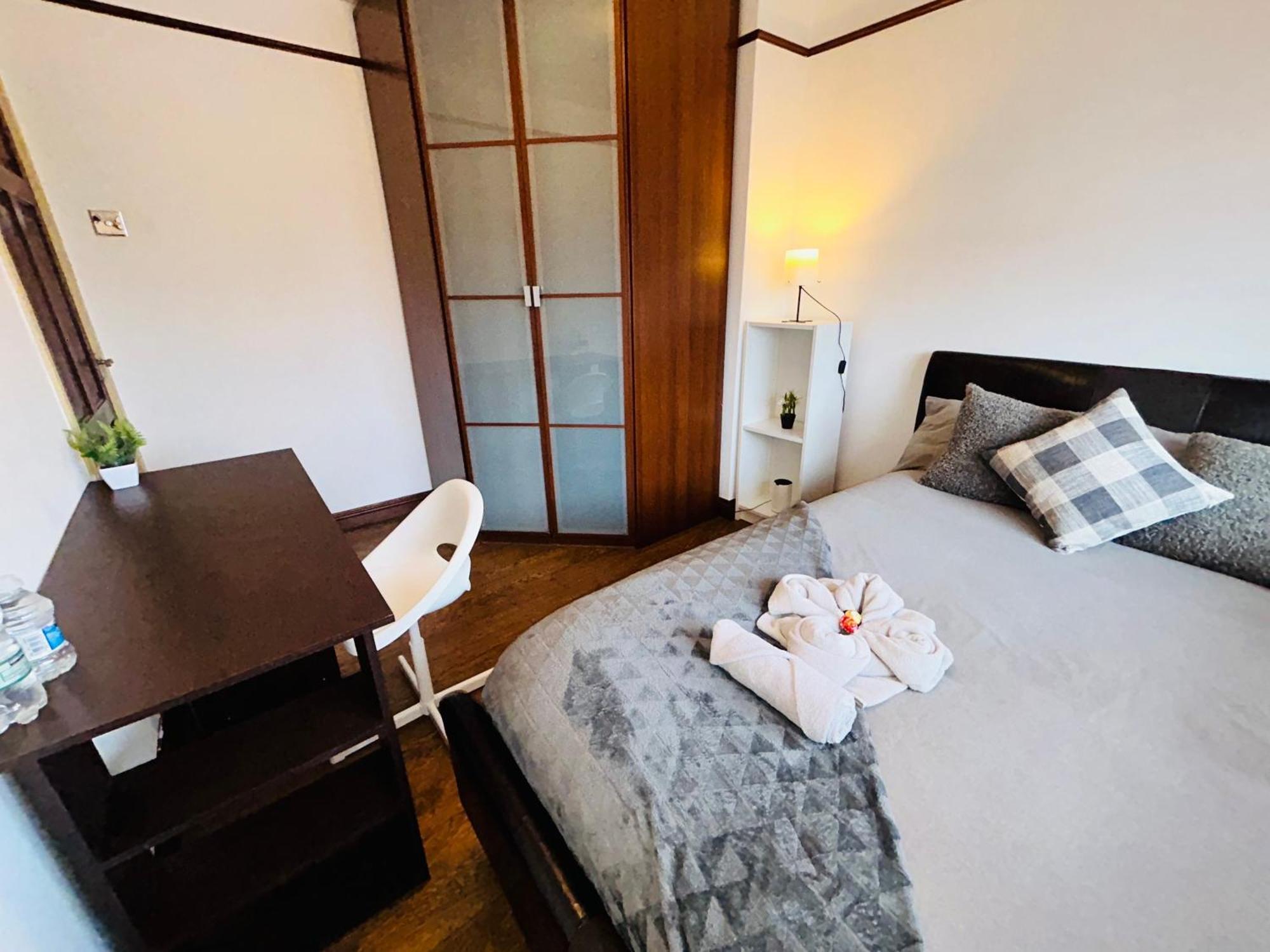The European 3 Bedroom House By Altoluxoexperience Short Lets & Serviced With Free Parking * Bristol