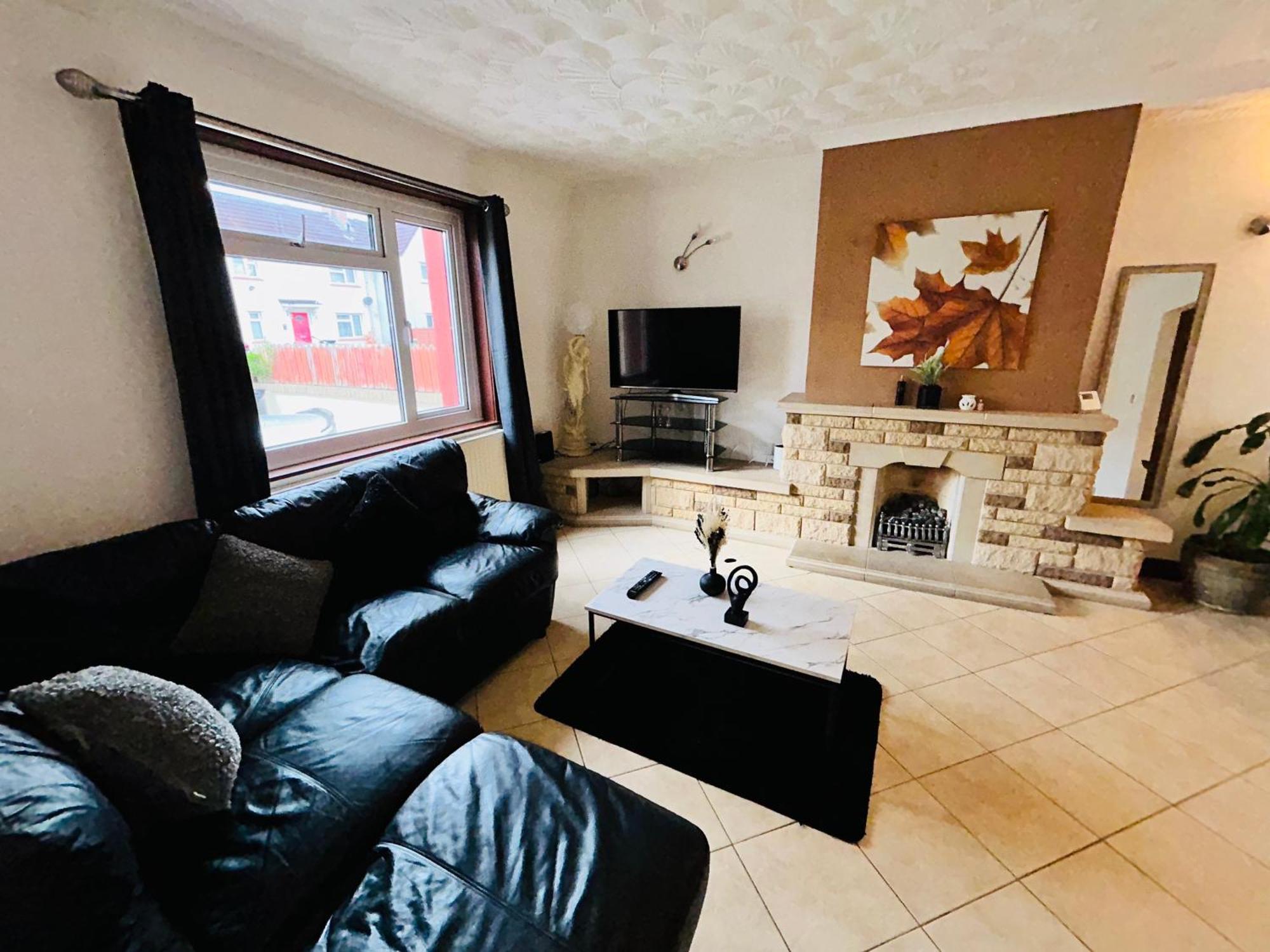 The European 3 Bedroom House By Altoluxoexperience Short Lets & Serviced With Free Parking Bristol