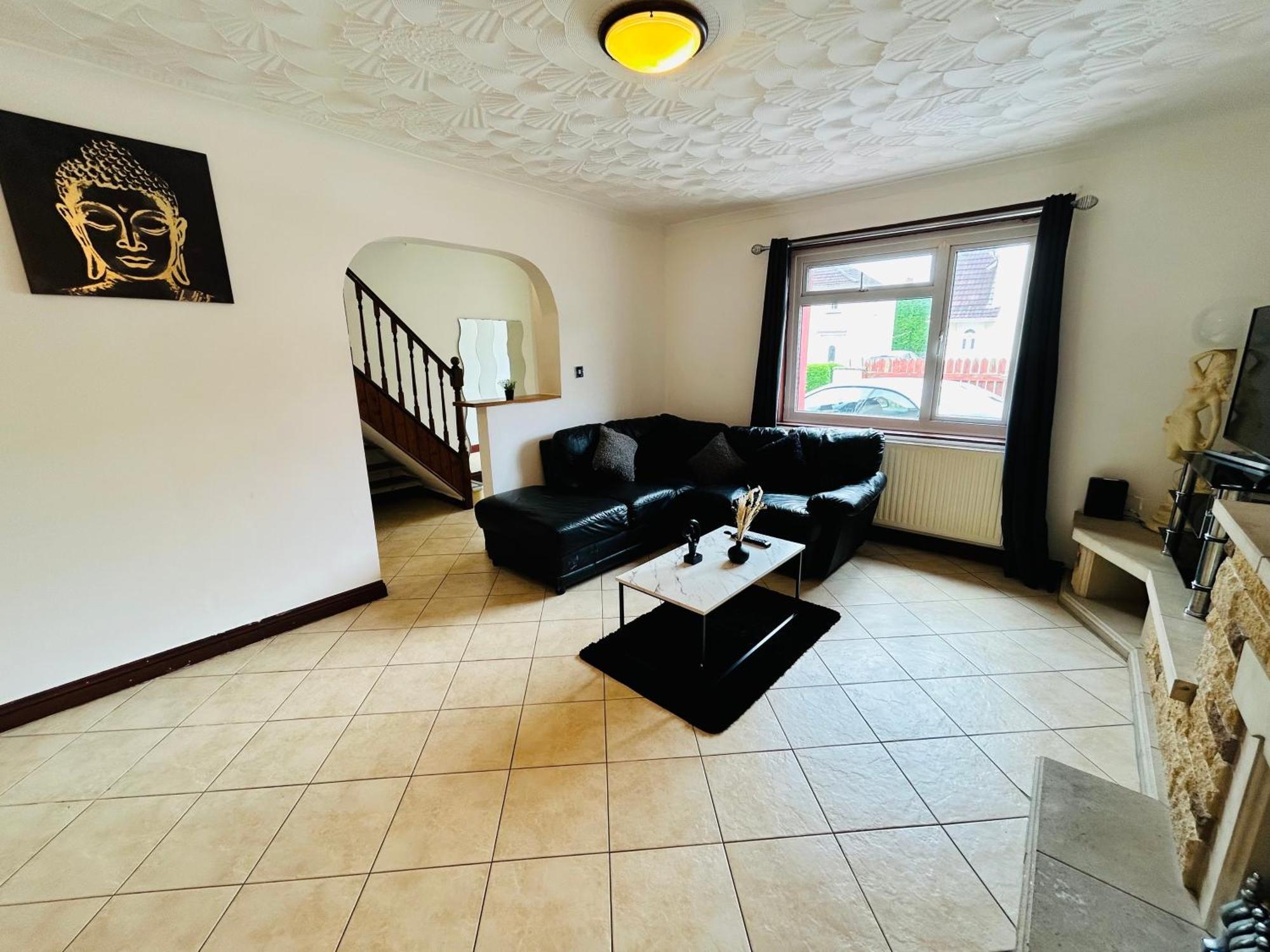 Holiday home The European 3 Bedroom House By Altoluxoexperience Short Lets & Serviced With Free Parking