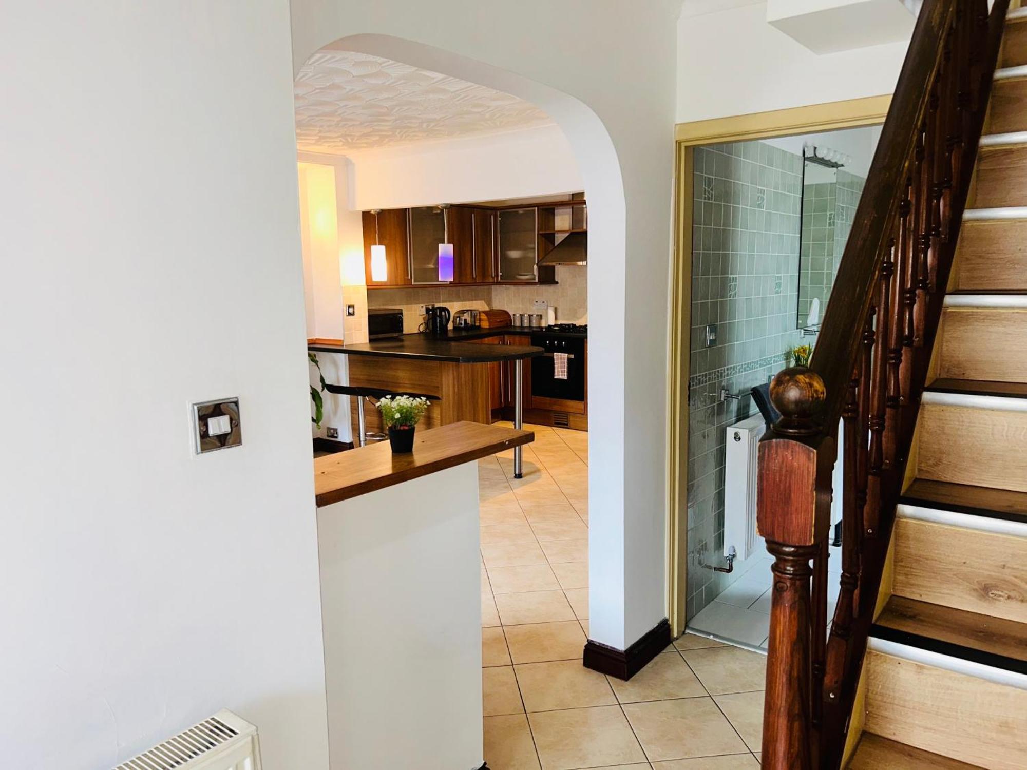 Holiday home The European 3 Bedroom House By Altoluxoexperience Short Lets & Serviced With Free Parking