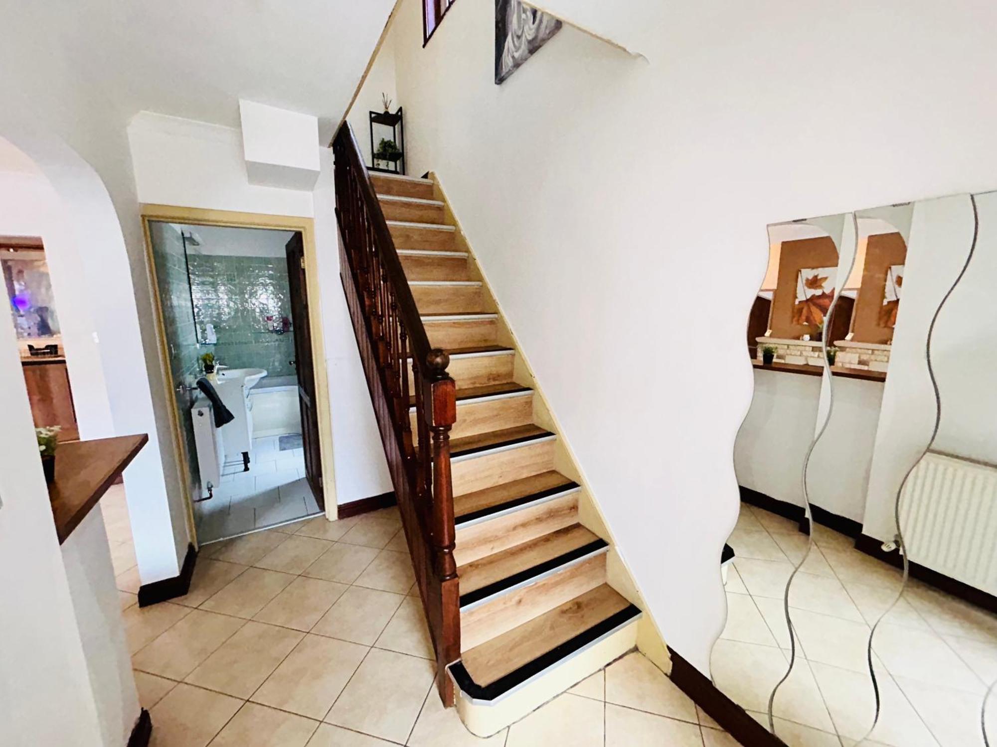 The European 3 Bedroom House By Altoluxoexperience Short Lets & Serviced With Free Parking Bristol